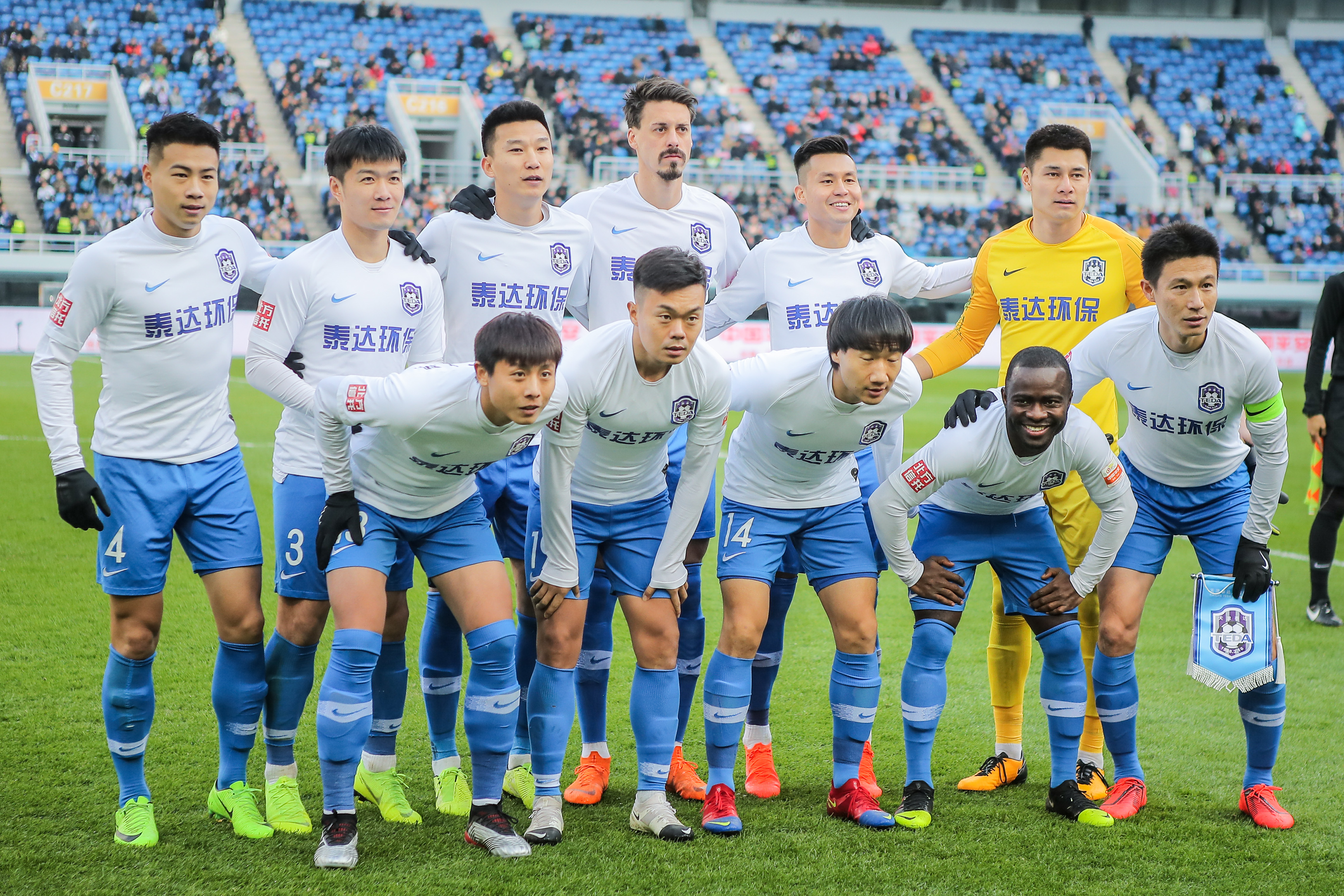 湖人打出 湖人打出
